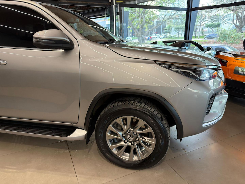 Foto do veículo TOYOTA HILUX  SWSRXA4FD 2024 67.730 KM 319.000,00