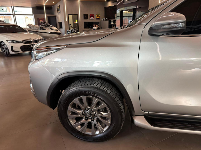 Foto do veículo TOYOTA HILUX  SWSRXA4FD 2024 67.730 KM 319.000,00