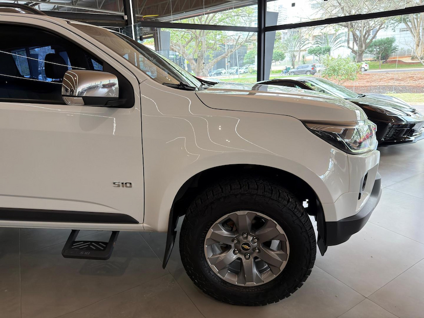 Foto do veículo CHEVROLET S10  LTZ DD4A 2023 87.815 KM 179.000,00