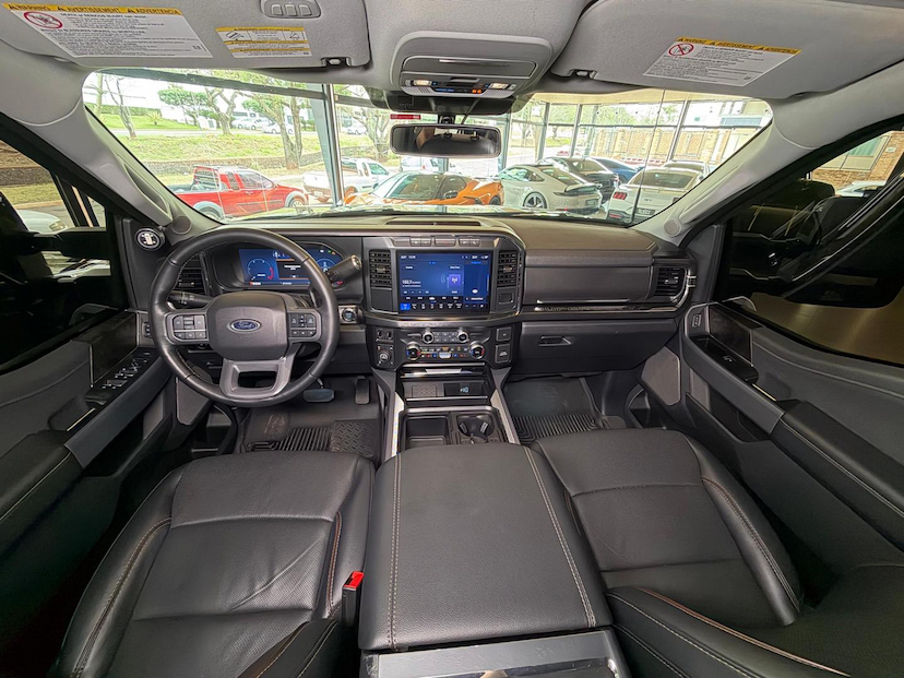 Foto do veículo FORD F-250 F-250 6.7 LARIAT 4X4 V8 TURBO DIESEL CD 4P AUTOMÁTICO 2024 59.800 KM 1.040.000,00