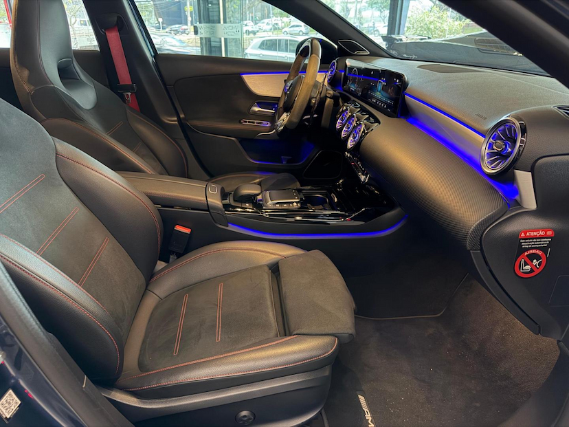 Foto do veículo MERCEDES-BENZ A 45 AMG  4M 2021 26.800 KM 373.000,00