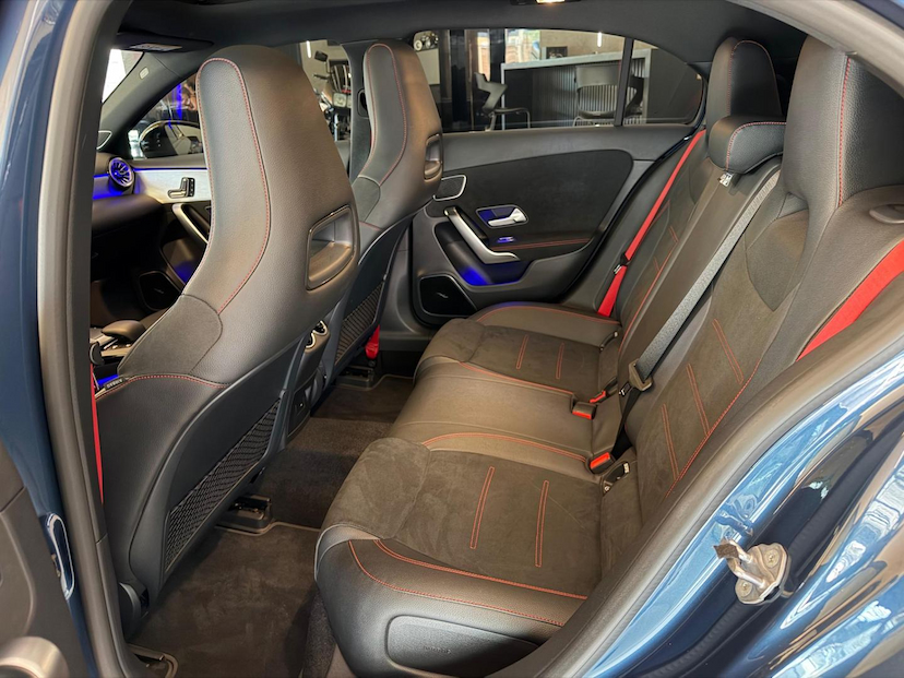 Foto do veículo MERCEDES-BENZ A 45 AMG  4M 2021 26.800 KM 373.000,00