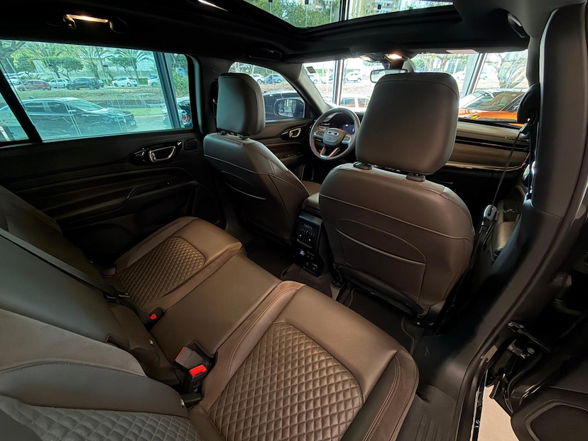 Foto do veículo JEEP COMMANDER  OVR T270 2023 67.500 KM 145.000,00