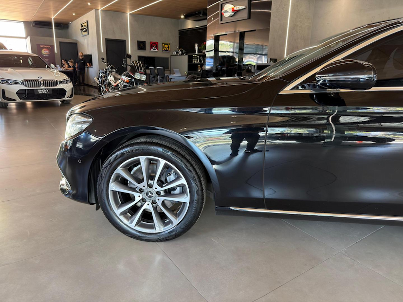 Foto do veículo MERCEDES-BENZ E 250 E250 EXC 2019 105.600 KM 195.000,00