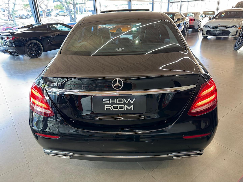 Foto do veículo MERCEDES-BENZ E 250 E250 EXC 2019 105.600 KM 195.000,00