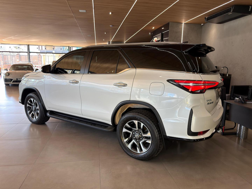 Foto do veículo TOYOTA HILUX  SWDMDA4MD 2025 6.507 KM 415.000,00