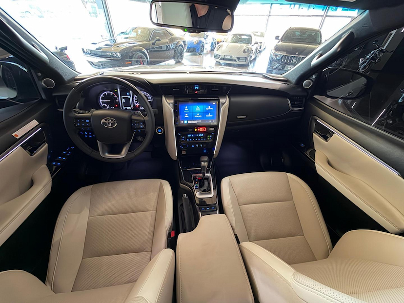 Foto do veículo TOYOTA HILUX  SWDMDA4MD 2025 6.507 KM 415.000,00