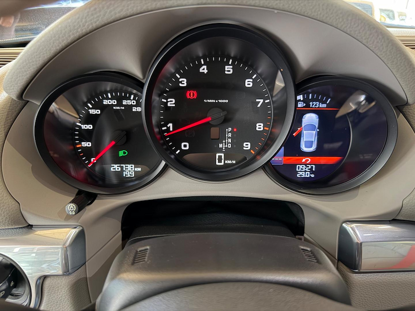 Foto do veículo PORSCHE CAYMAN  2014 26.720 KM 370.000,00