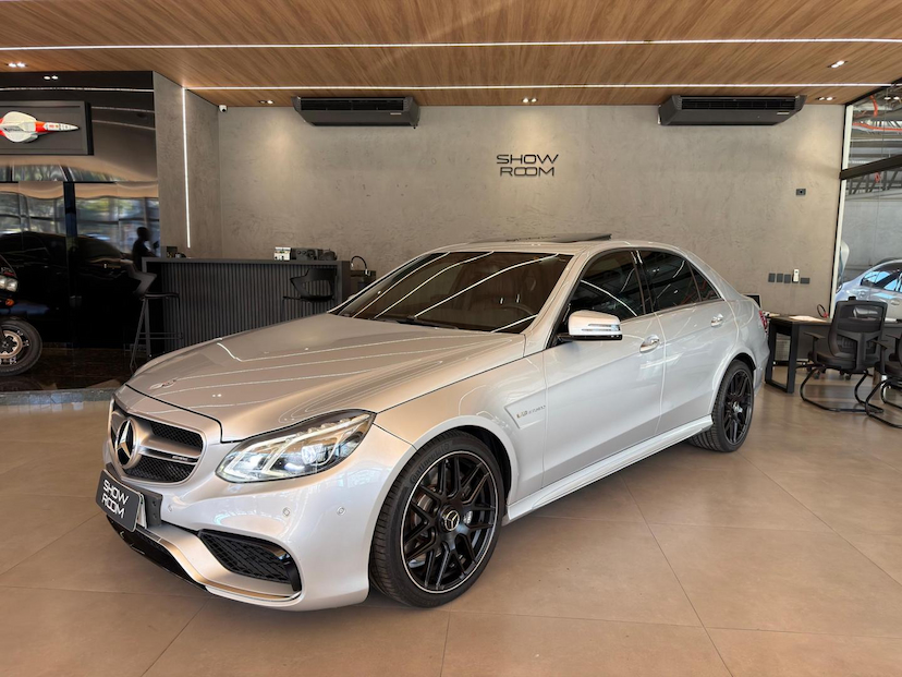 Foto do veículo MERCEDES-BENZ E 63 AMG  2015 74.990 KM 289.000,00