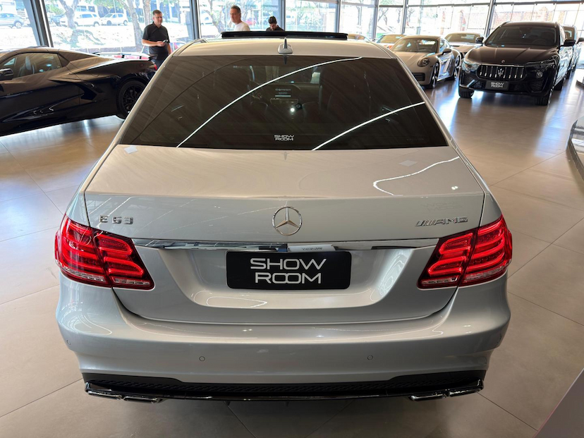 Foto do veículo MERCEDES-BENZ E 63 AMG  2015 74.990 KM 289.000,00