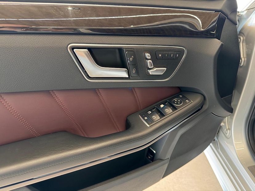 Foto do veículo MERCEDES-BENZ E 63 AMG  2015 74.990 KM 289.000,00