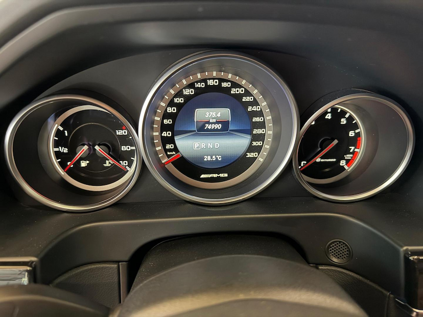 Foto do veículo MERCEDES-BENZ E 63 AMG  2015 74.990 KM 289.000,00