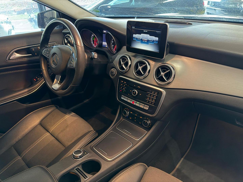 Foto do veículo MERCEDES-BENZ GLA 200 GLA200FF 2019 82.551 KM 109.000,00
