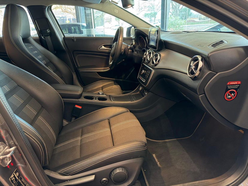 Foto do veículo MERCEDES-BENZ GLA 200 GLA200FF 2019 82.551 KM 109.000,00