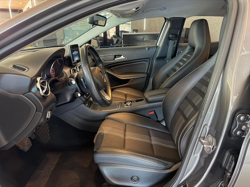 Foto do veículo MERCEDES-BENZ GLA 200 GLA200FF 2019 82.551 KM 109.000,00