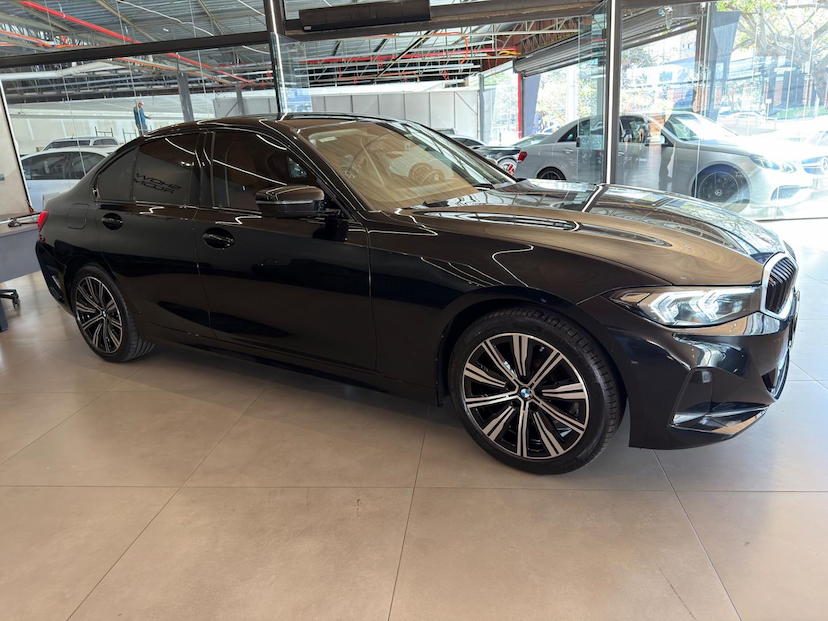 Foto do veículo BMW 320I  GP FLEX 2025 17.157 KM 279.000,00