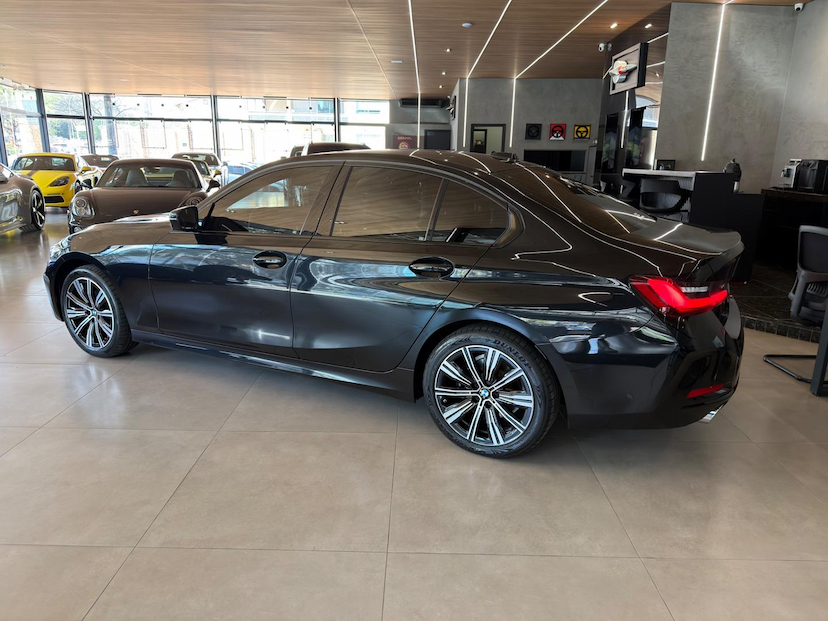 Foto do veículo BMW 320I  GP FLEX 2025 17.157 KM 279.000,00
