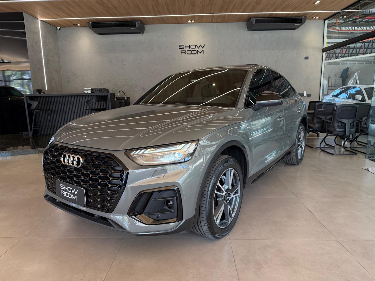 Foto do veículo AUDI Q5  SB P-HIBRIDO 2024/2024 33.500 KM R$ 297.000,00