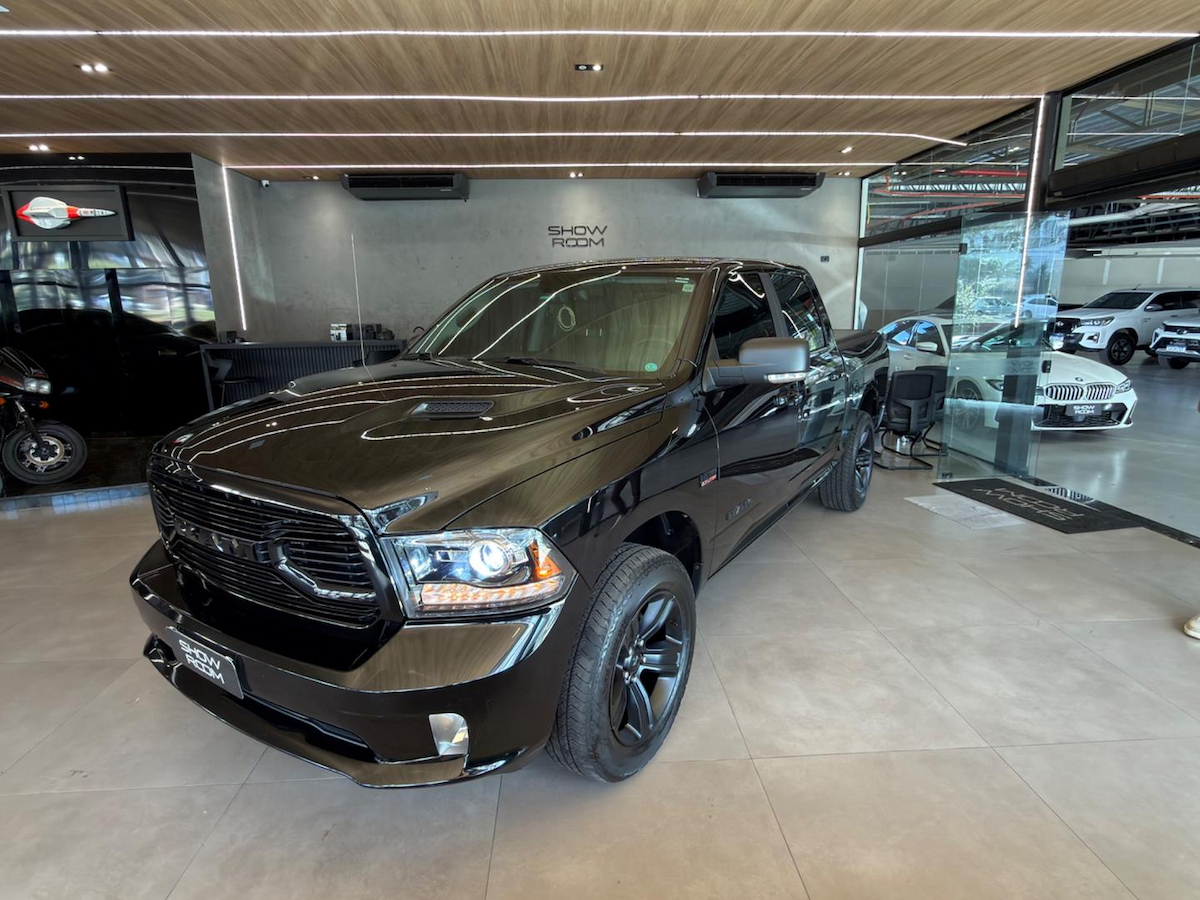 Foto do veículo RAM CLASSIC  LAIE 2022/2022 60.567 KM R$ 249.000,00