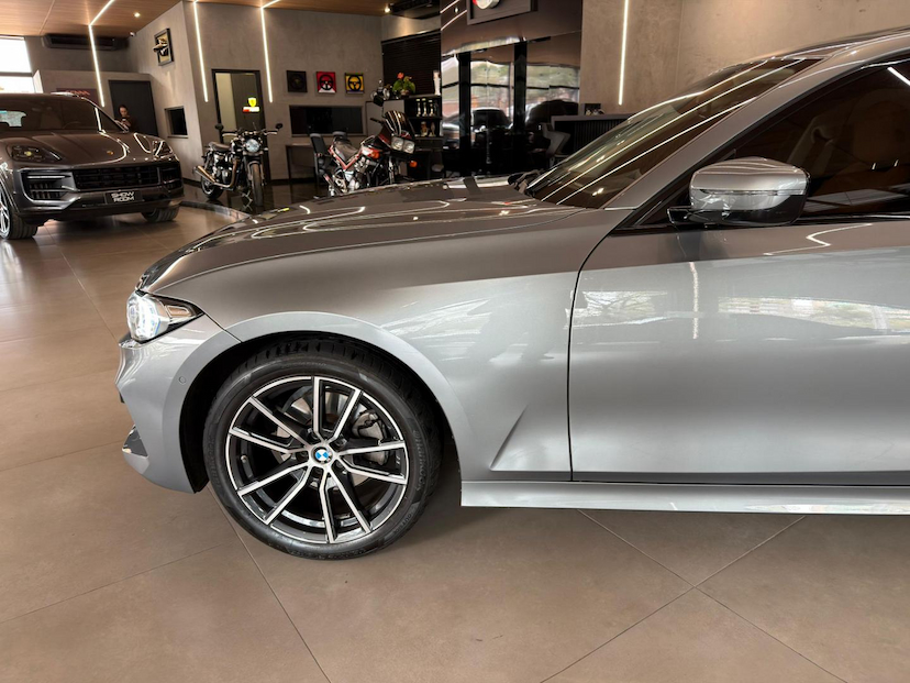 Foto do veículo BMW 320I  SPORT GP FLEX 2024 7.097 KM 269.000,00