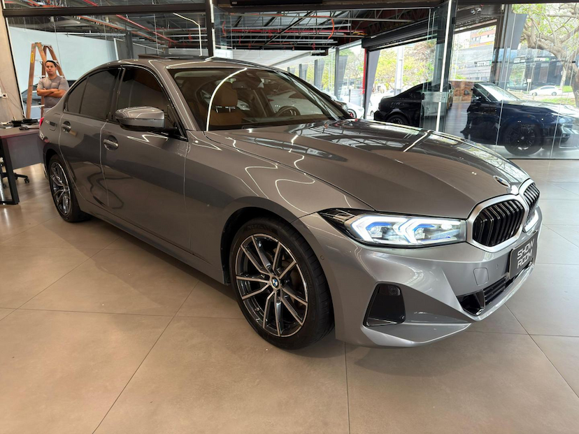 Foto do veículo BMW 320I  SPORT GP FLEX 2024 7.097 KM 269.000,00