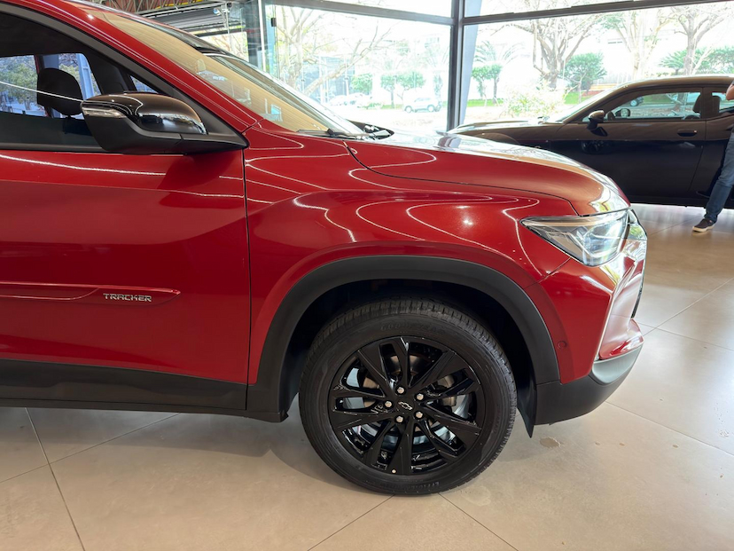 Foto do veículo CHEVROLET TRACKER  12T A RS 2024 30.026 KM 99.000,00