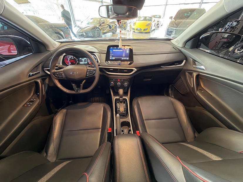 Foto do veículo CHEVROLET TRACKER  12T A RS 2024 30.026 KM 99.000,00
