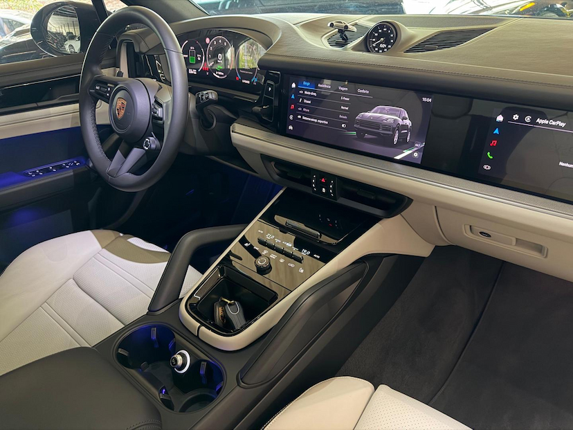 Foto do veículo PORSCHE CAYENNE  PHEV 2026 2.259 KM 809.000,00