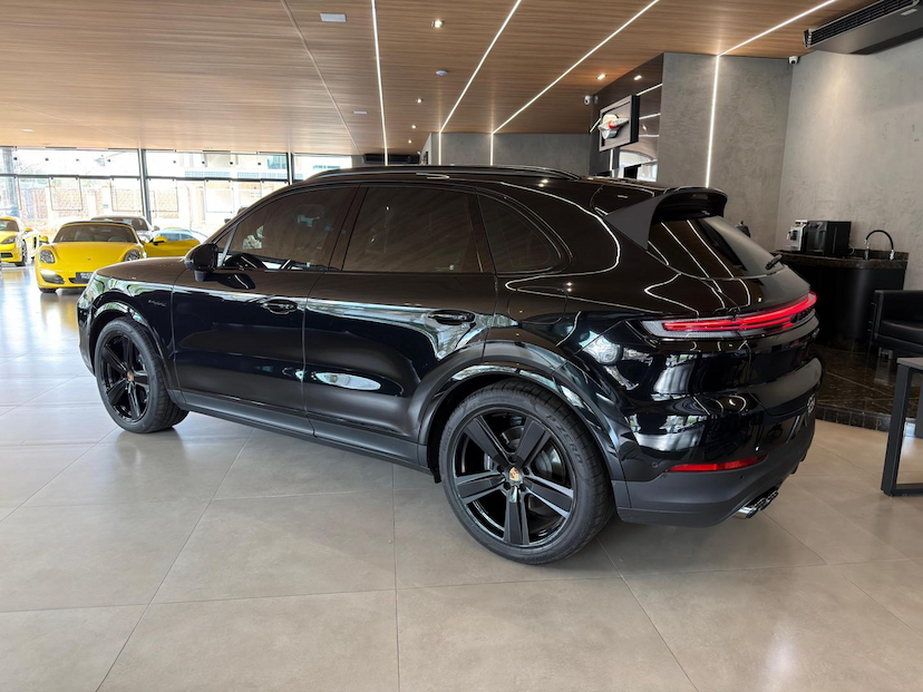 Foto do veículo PORSCHE CAYENNE  PHEV 2026 2.259 KM 809.000,00