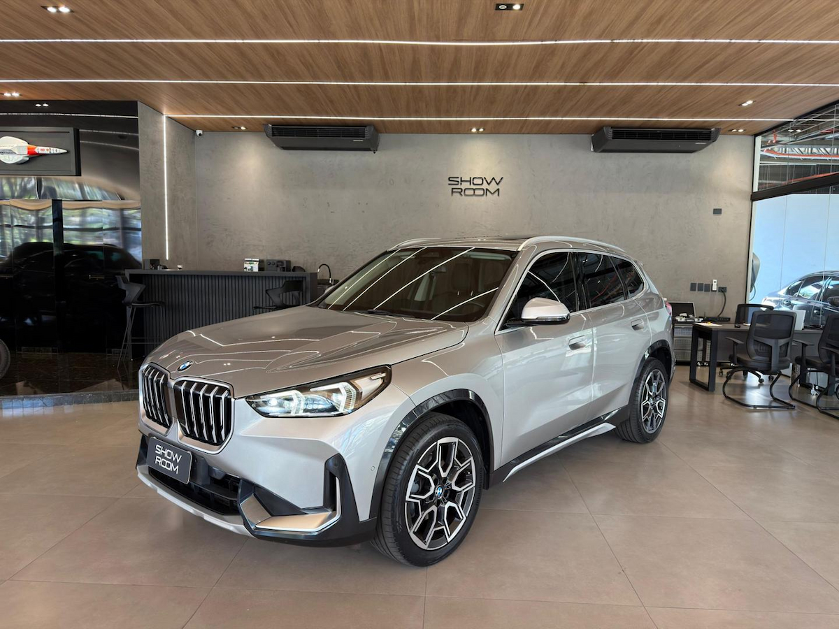 Foto do veículo BMW X1  S20I X LINE 2022/2023 49.000 KM R$ 239.000,00