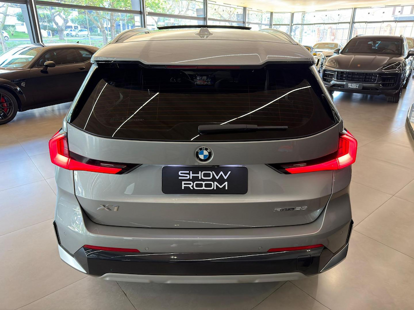 Foto do veículo BMW X1  S20I X LINE 2023 49.000 KM 232.000,00