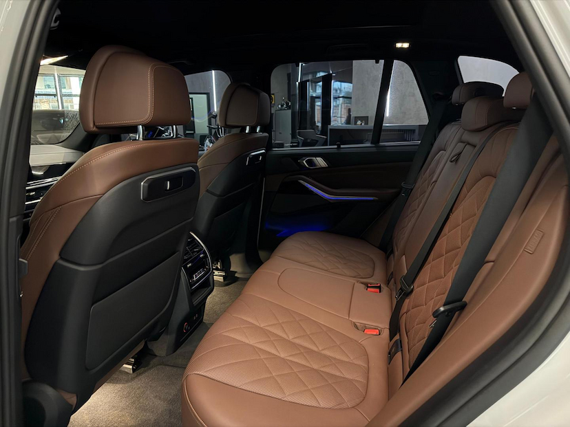 Foto do veículo BMW X5  XDRIVE50E MSP 2024 33.472 KM 489.000,00