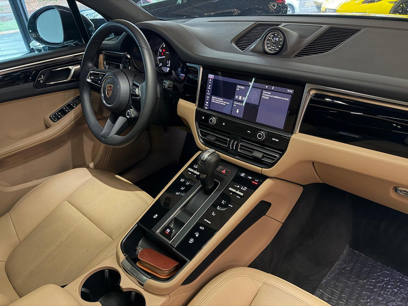 Foto do veículo PORSCHE MACAN  2025 17.850 KM 479.000,00