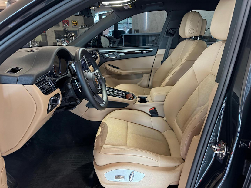 Foto do veículo PORSCHE MACAN  2025 17.850 KM 479.000,00