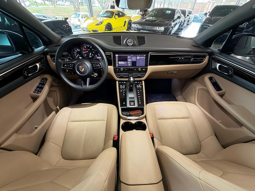 Foto do veículo PORSCHE MACAN  2025 17.850 KM 479.000,00