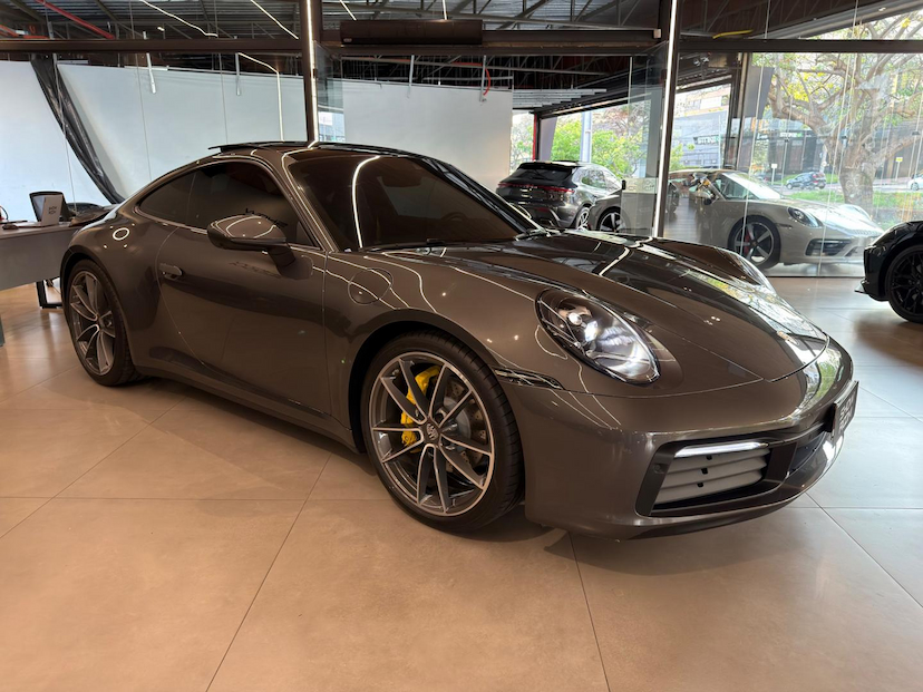 Foto do veículo PORSCHE 911  CARRERA 2024 9.846 KM 777.000,00