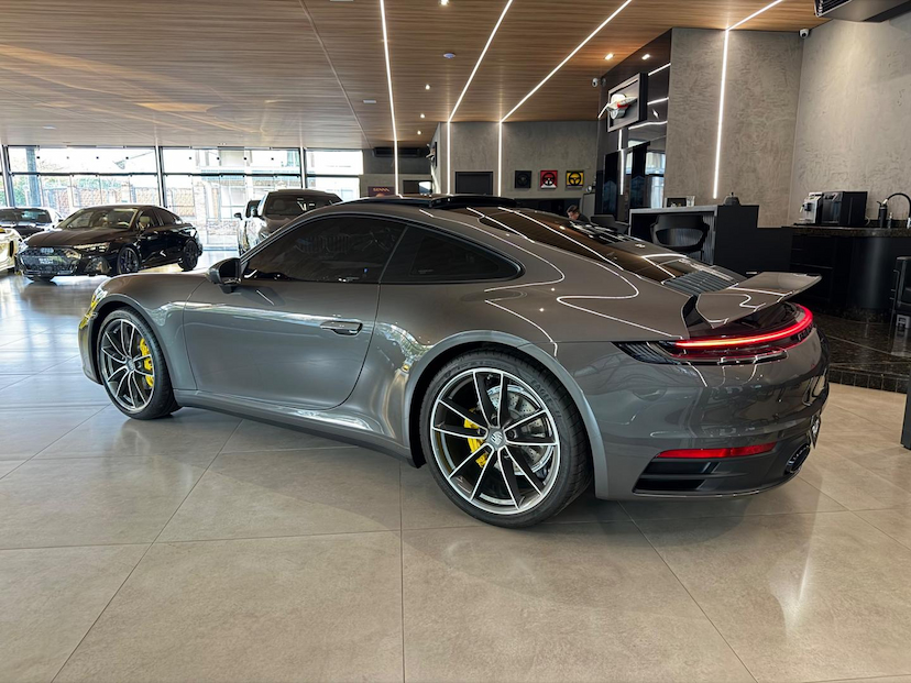 Foto do veículo PORSCHE 911  CARRERA 2024 9.846 KM 777.000,00