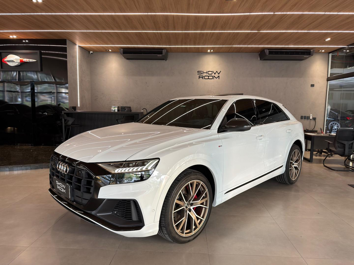 Foto do veículo AUDI Q8  3.0TFSI 2021/2022 33.148 KM R$ 380.000,00