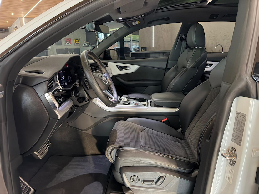 Foto do veículo AUDI Q8  3.0TFSI 2022 33.148 KM 380.000,00
