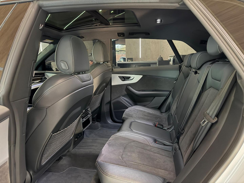 Foto do veículo AUDI Q8  3.0TFSI 2022 33.148 KM 380.000,00