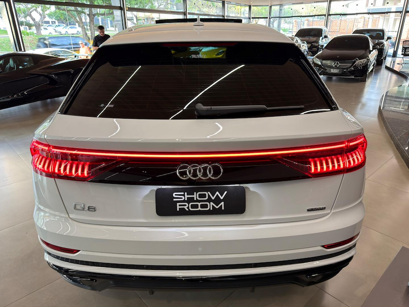 Foto do veículo AUDI Q8  3.0TFSI 2022 33.148 KM 380.000,00