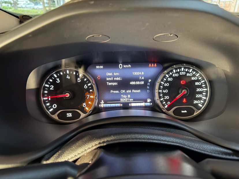 Foto do veículo JEEP RENEGADE  LNGTD AT 2016 50.431 KM 70.000,00