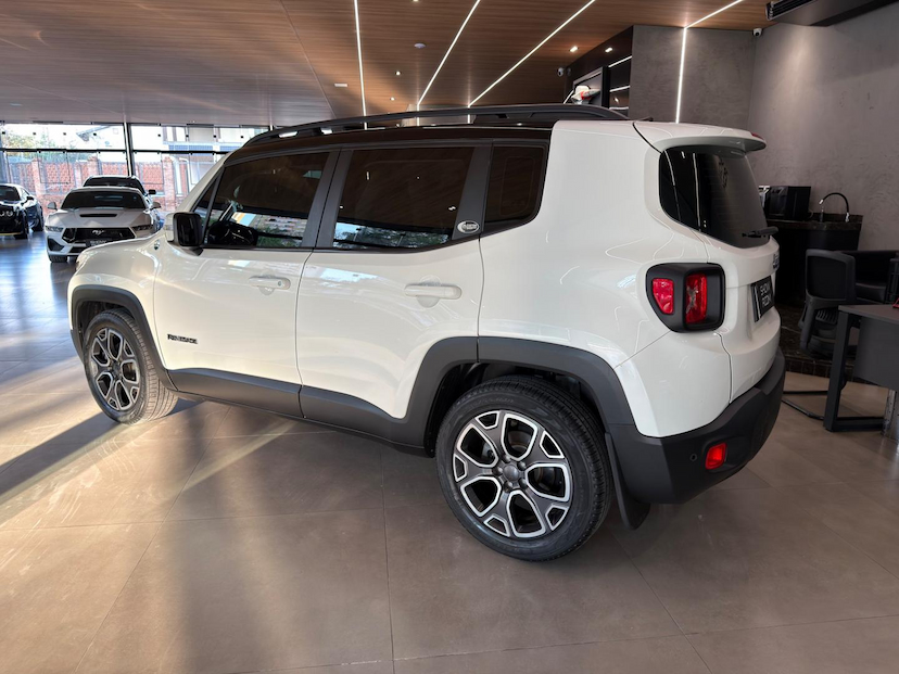 Foto do veículo JEEP RENEGADE  LNGTD AT 2016 50.431 KM 70.000,00