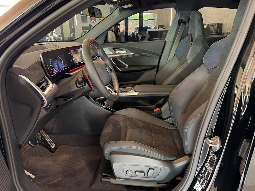 Foto do veículo BMW X2  M35I 2025 16.250 KM 430.000,00