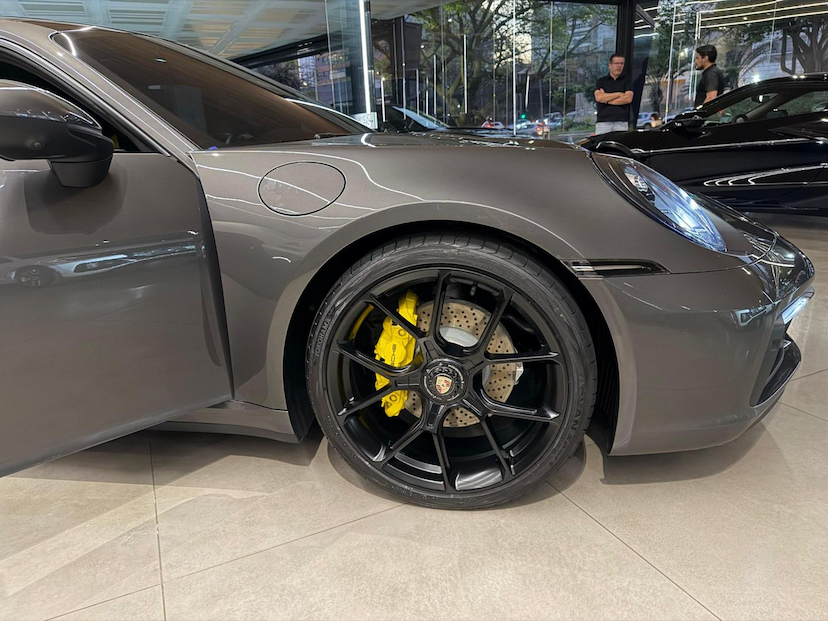 Foto do veículo PORSCHE 911  CARRERA 2024 9.846 KM 789.000,00