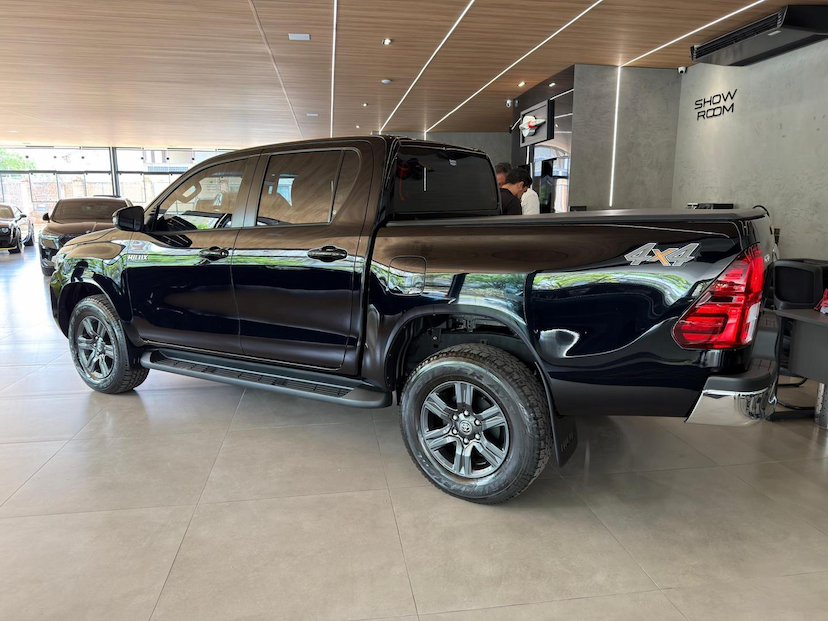 Foto do veículo TOYOTA HILUX  CDSR A4FD 2024 14.792 KM 215.000,00