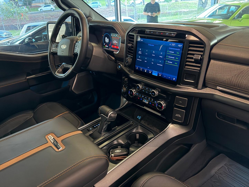 Foto do veículo FORD F-150  PLATINUM 2023 51.625 KM 324.000,00