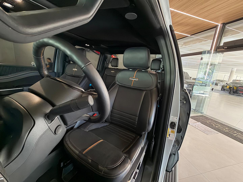 Foto do veículo FORD F-150  PLATINUM 2023 51.625 KM 324.000,00