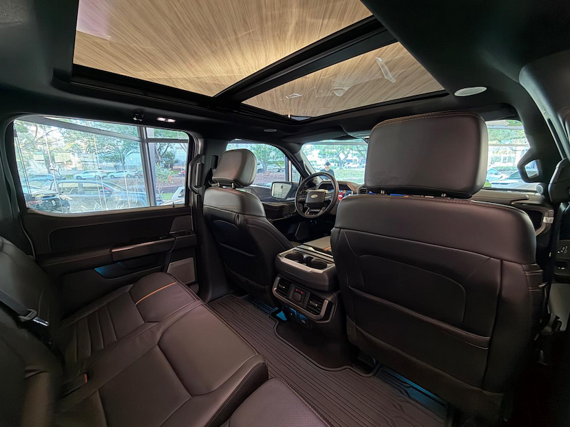 Foto do veículo FORD F-150  PLATINUM 2023 51.625 KM 324.000,00
