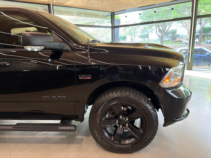 Foto do veículo RAM CLASSIC  LAIE 2022 53.900 KM 264.000,00